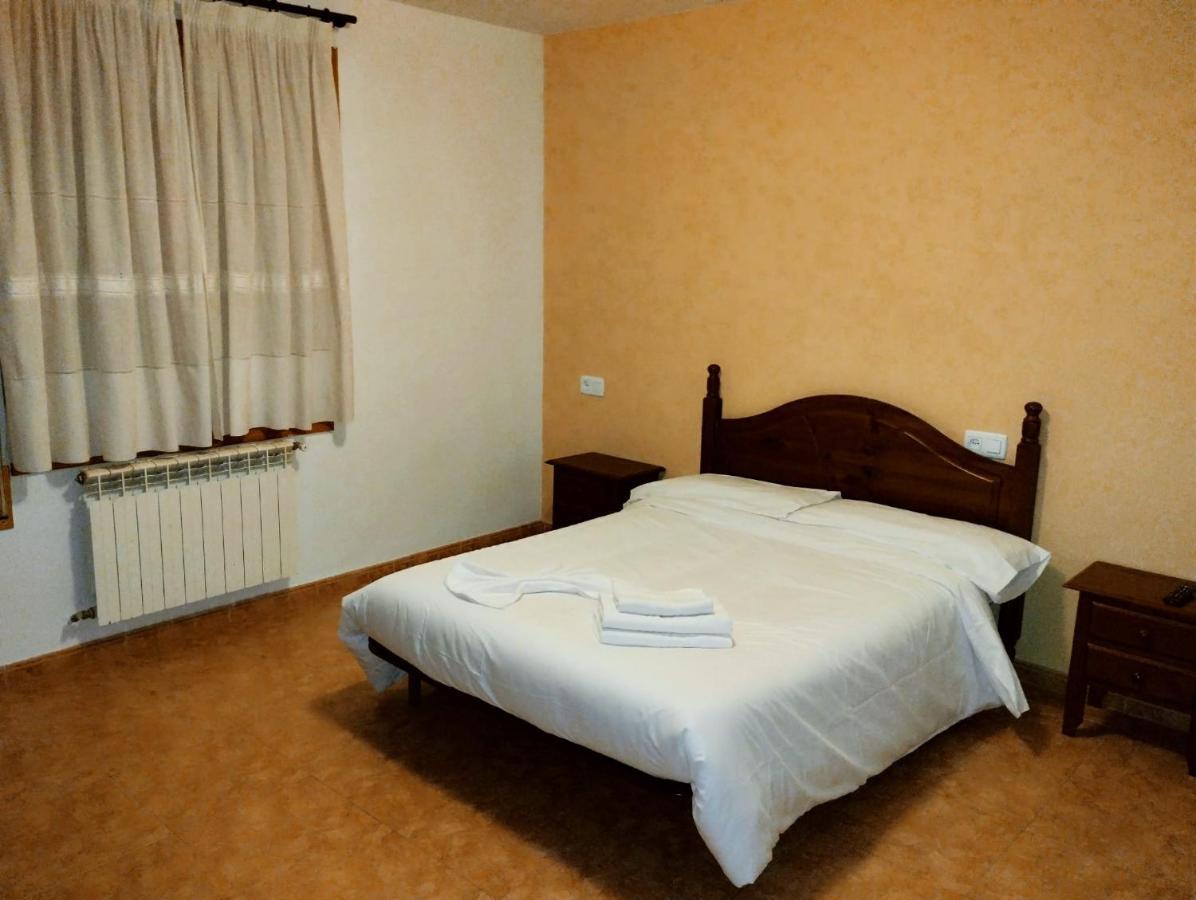 Estopinan del Castillo Hostal Estopinan מראה חיצוני תמונה