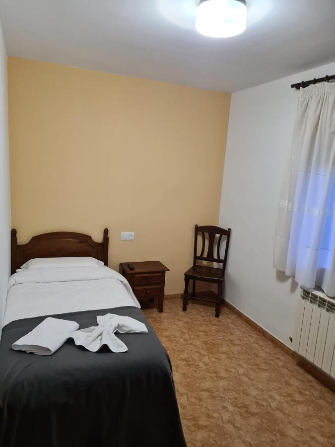 Estopinan del Castillo Hostal Estopinan מראה חיצוני תמונה